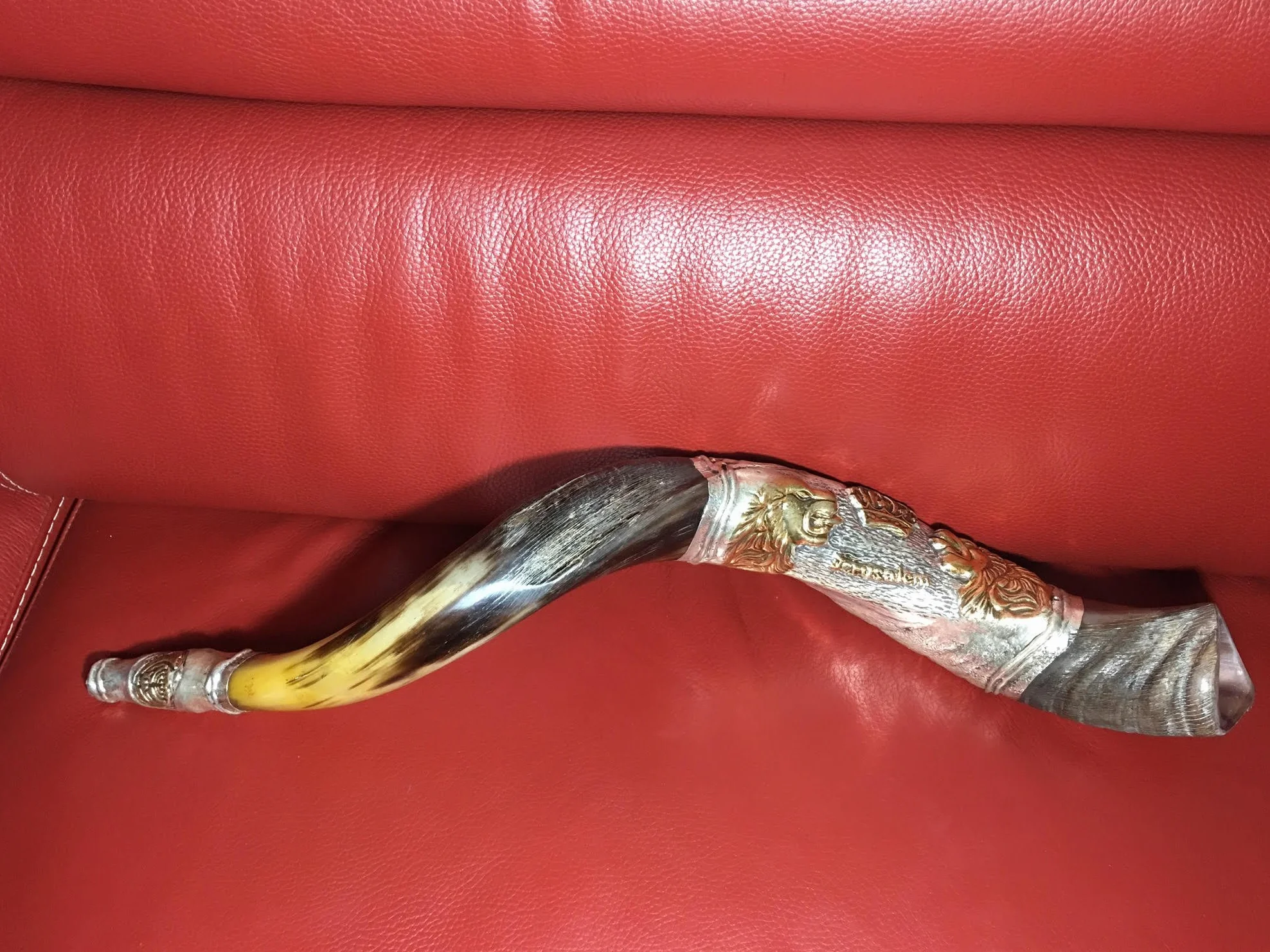 Chofar Yemenit Kudu-Horn Schofar Löwe von Judah, versilbert, 61 cm